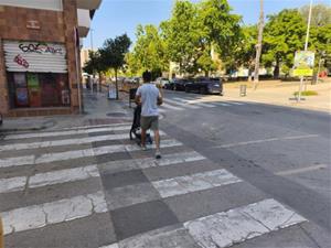 Nou espai públic al carrer del Greco amb més vorera, arbrat i zones d’ombra