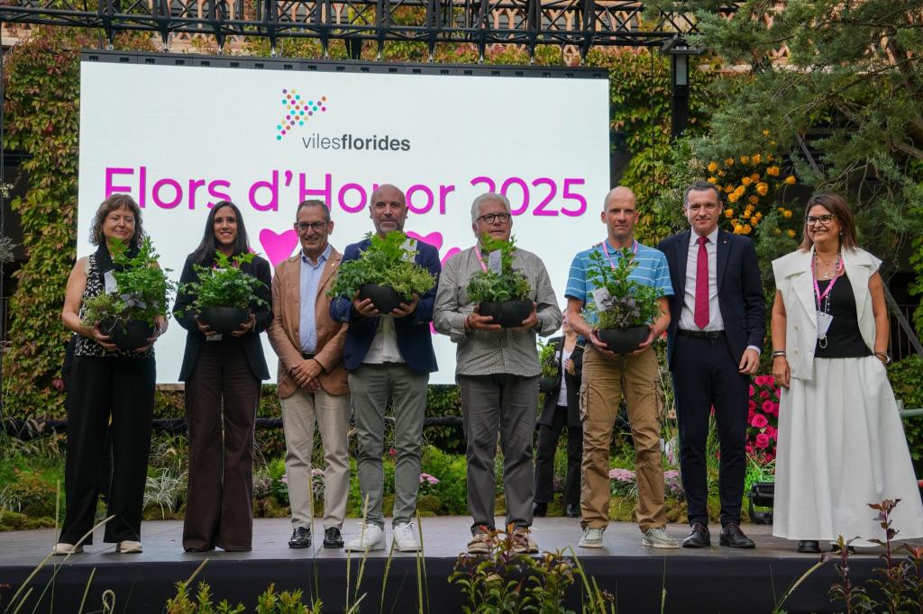 Olèrdola rep dues Flors d’Honor en la seva primera participació a Viles Florides. Ajuntament d'Olèrdola