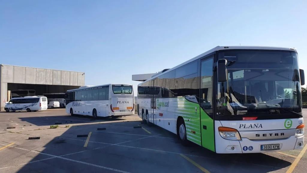 Passatgers del Bus Garraf denuncien trajectes sense aire condicionat amb més de 30 ºC a bord. Xavier Canalís