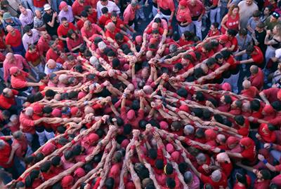 Pinya dels Nens del Vendrell. Eix
