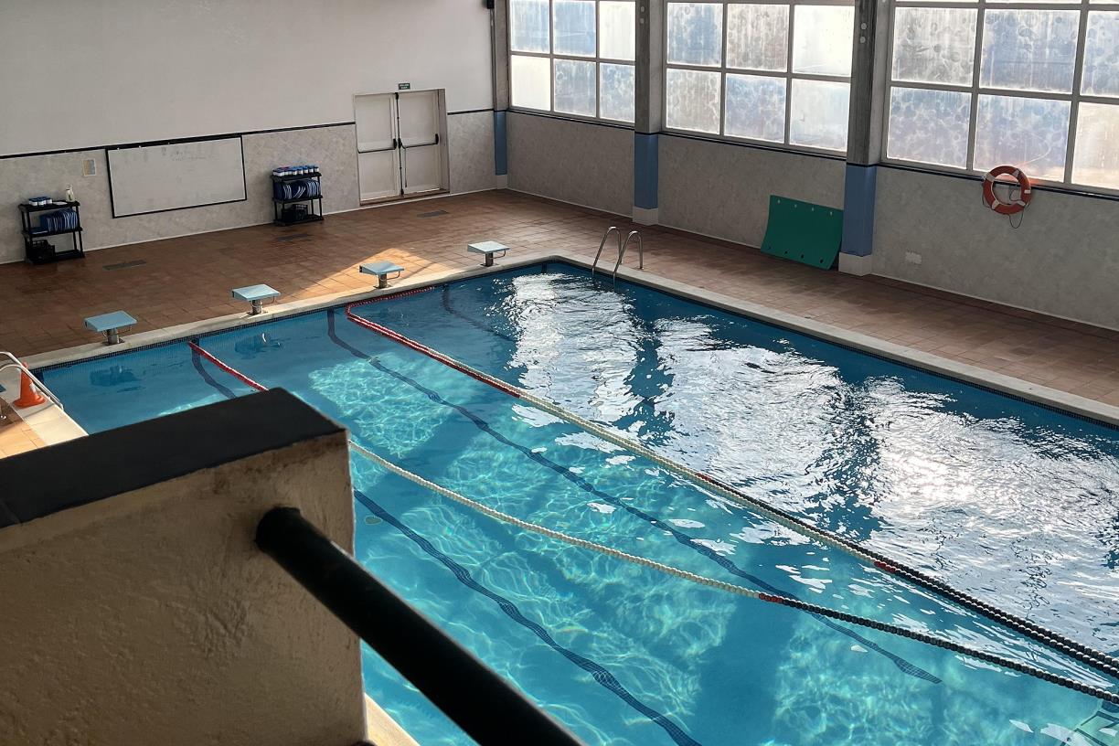 Piscina. Eix