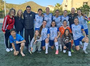 Plantilla de l'UE Sitges femení. Toni Muñoz