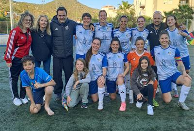 Plantilla de l'UE Sitges femení. Toni Muñoz