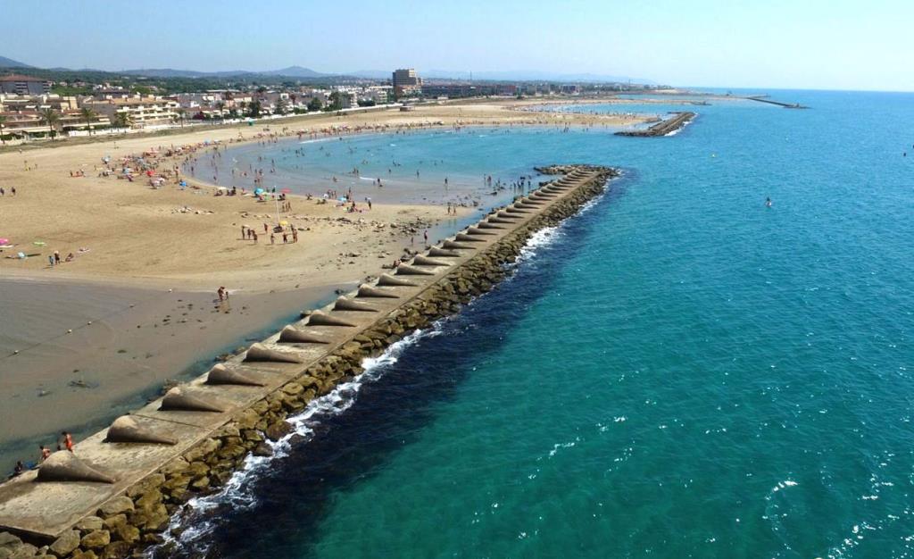 Platja de Llevant de Cunit. Eix