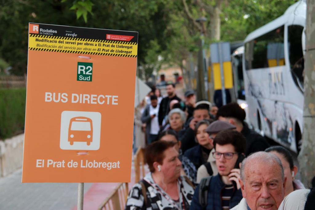 Primer dia feiner de tall ferroviari entre Vilanova i el Prat. ACN