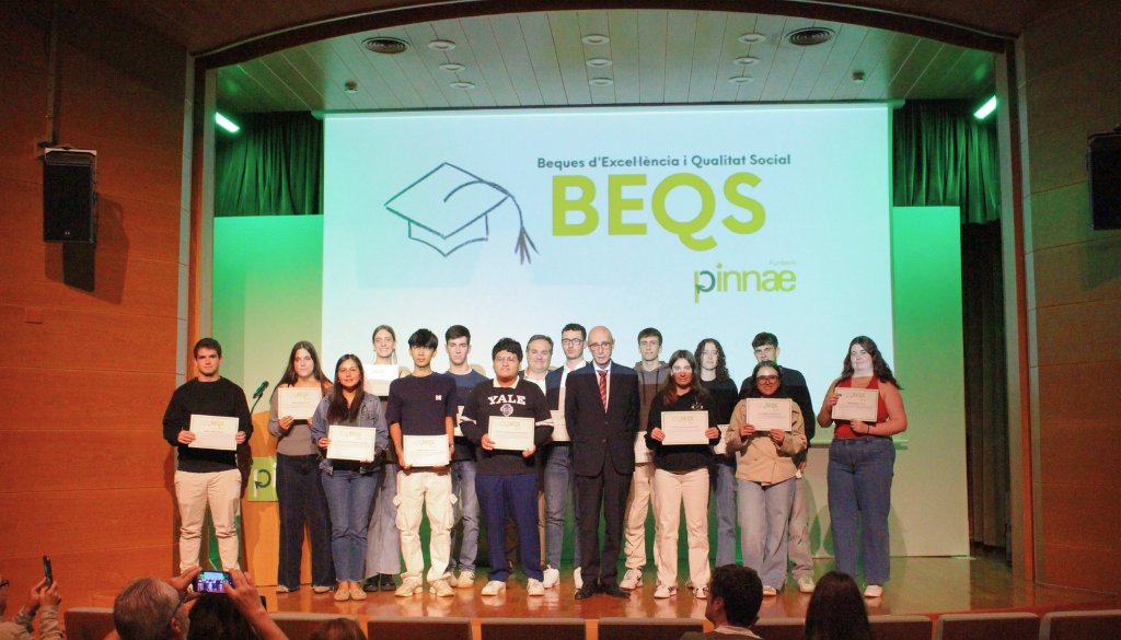 Quinze joves de la Vegueria Penedès reben les Beques BEQS 2025 de la Fundació Pinnae. Fundació Pinnae