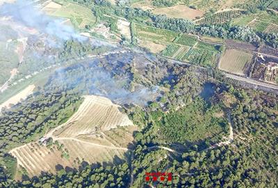 Retards que poden superar els 30 minuts a l'R4 per una incidència derivada de l'incendi de dissabte a Martorell. Bombers
