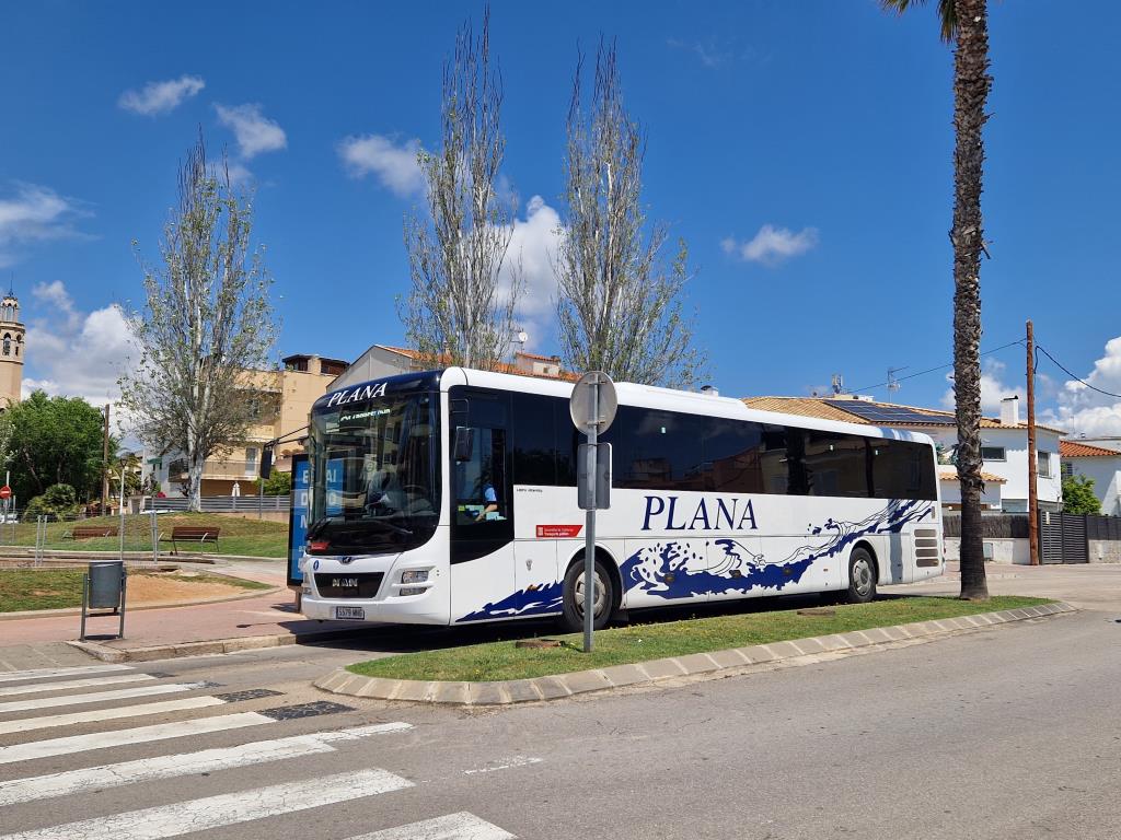 Ribes i les Roquetes estrenen bus cada hora cap a Barcelona els caps de setmana. Ajt Sant Pere de Ribes