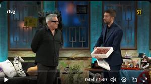 Sergi López promociona Sirât a La Revuelta i converteix la gamba de Vilanova en estrella televisiva. EIX