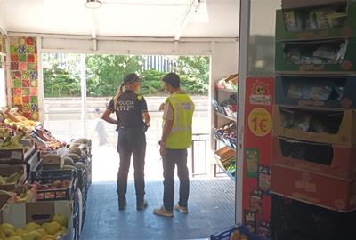 Setze denúncies a establiments de Calafell en un operatiu conjunt de Guàrdia Civil i Policia Local. Ajuntament de Calafell