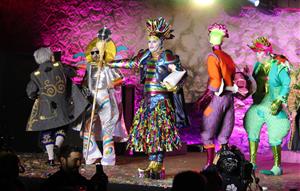 Sitges entra al ‘Món de la Festa Perpètua’ amb l’Arribo de Sa Majestat Carnestoltes