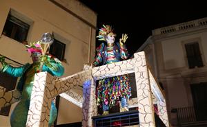 Sitges entra al ‘Món de la Festa Perpètua’ amb l’Arribo de Sa Majestat Carnestoltes