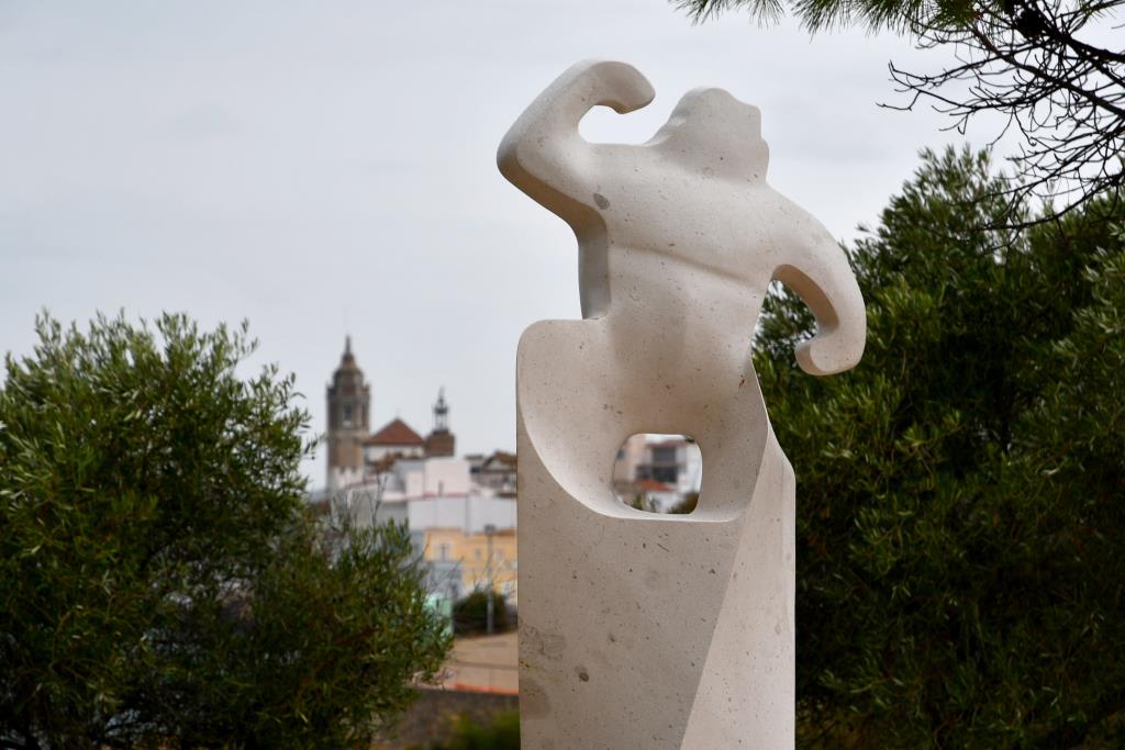 Sitges inaugura una escultura en homenatge al Festival Internacional de Cinema Fantàstic. ACN