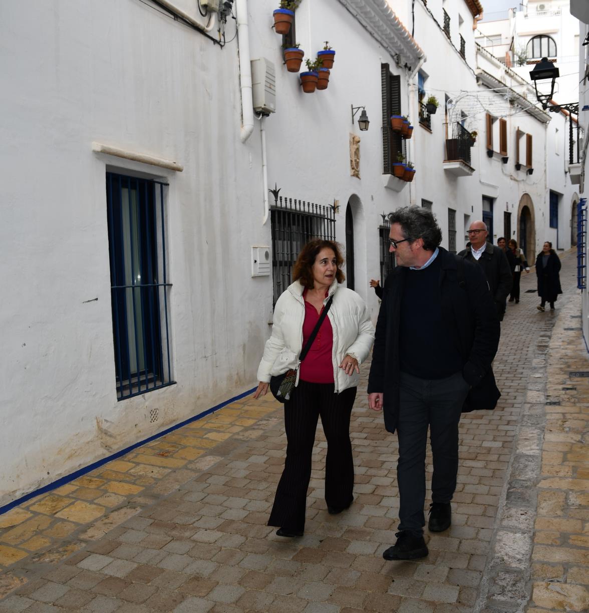 Sitges renova els carrers de la Carreta i Pau Barrabeitg amb 'paviment accessible i respectuós amb el patrimoni'. Ajuntament de Sitges