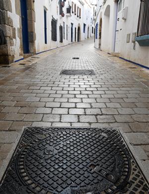 Sitges renova els carrers de la Carreta i Pau Barrabeitg amb 'paviment accessible i respectuós amb el patrimoni'