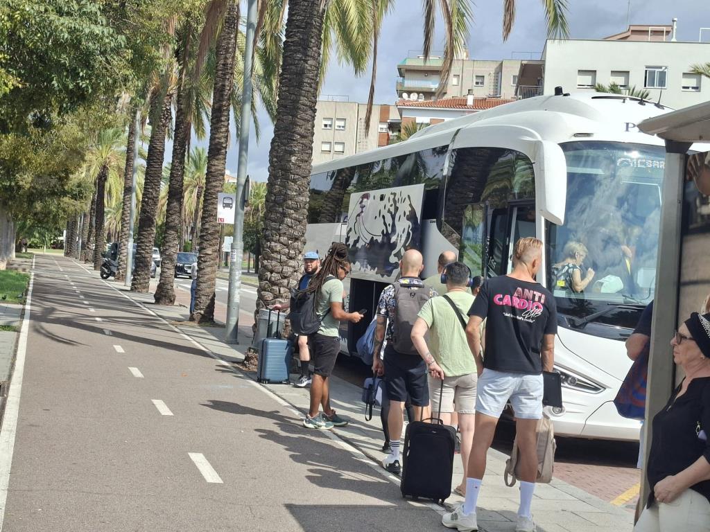 Sitges tornarà a reclamar a la Generalitat més busos directes amb Barcelona. Ajuntament de Sitges