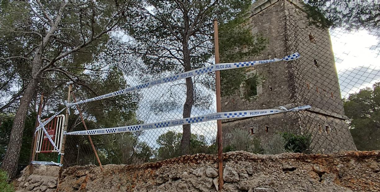 Tancament perimetral provisional de la Torre del Telègraf Òptic. Eix