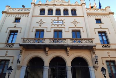 Tensió política per la subhasta del Club Natació Sitges. Ajuntament de Sitges