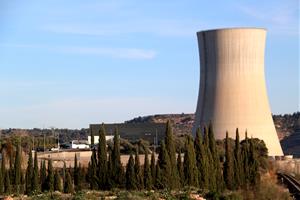 Torre de condensació de la central nuclear d'Ascó . ACN / Anna Ferràs