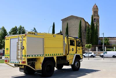 Torrelles de Foix incorpora un nou camió forestal pioner a la comarca per reforçar la lluita contra els incendis. Ajt Torrelles de Foix
