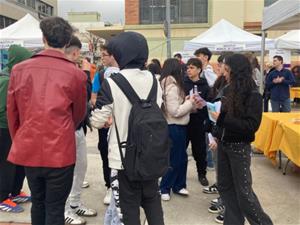 Tranquil·litat en la preinscripció de Batxillerat: les autoritats asseguren que no hi haurà manca de places a Vilanova i la Geltrú. Ajuntament de Vila