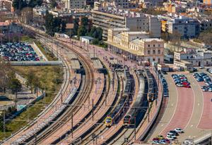 tren, renfe, estació vilanova, vies. Air Masdeu Drones