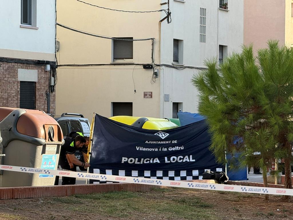 Troben una maleta amb un cadàver a Vilanova i la Geltrú i detenen un sospitós. EIX