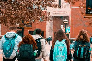 Última setmana per sol·licitar les beques universitàries BEQS 2025 de la Fundació Pinnae. Fundació Pinnae