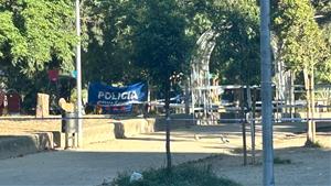 Un home apareix mort amb signes de violència als jardins Francesc Macià de Vilanova. EIX
