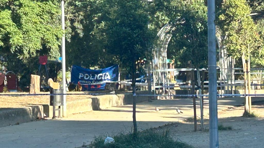 Un home apareix mort amb signes de violència als jardins Francesc Macià de Vilanova. EIX