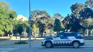 Un home apareix mort amb signes de violència als jardins Francesc Macià de Vilanova