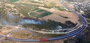 Un incendi forestal obliga a confinar la zona de la Serreta entre Olèrdola i Vilafranca del Penedès