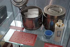 Una exposició ofereix un viatge pel mig segle d'història dels estudis d'infermeria a Igualada