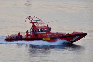 Una persona ferida amb cremades en la deflagració d'una embarcació de lloguer a Segur de Calafell. Salvament Marítim