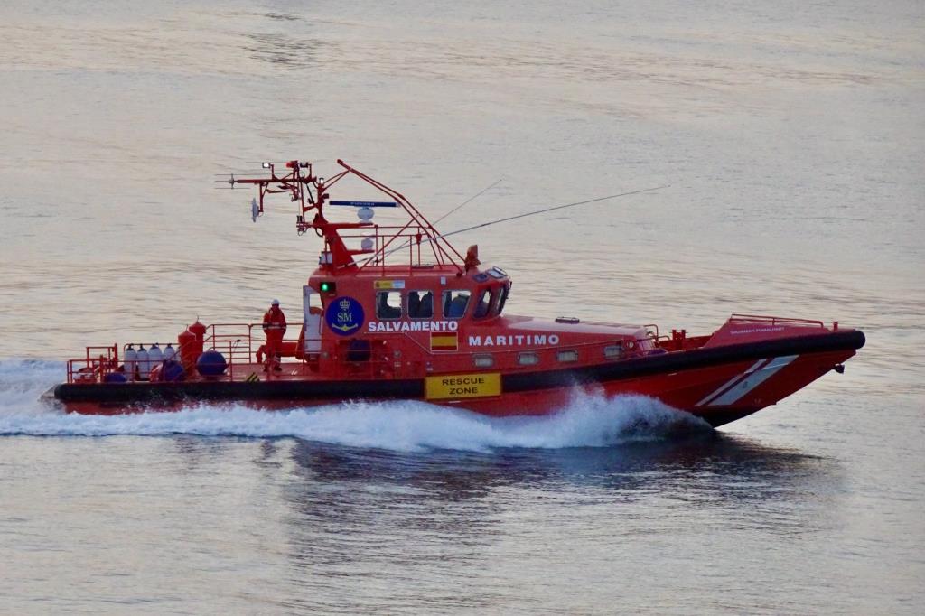 Una persona ferida amb cremades en la deflagració d'una embarcació de lloguer a Segur de Calafell. Salvament Marítim