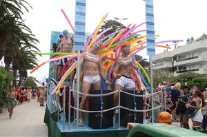 Una vintena de carrosses i més de 2.000 participants ompliran la desfilada de la Sitges Pride. ACN