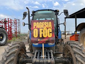 Unió de Pagesos mobilitza una trentena de tractors contra l’ampliació de la zona ZEPA al Parc Agrari del Baix Llobregat