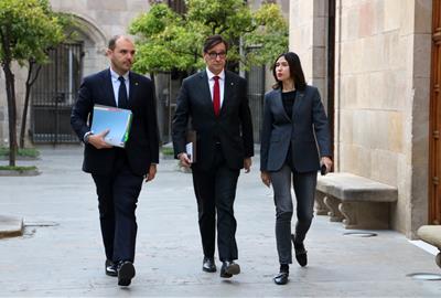 Uns 400 clients d'Endesa continuen sense subministrament i 1.000 persones esperen a Sants per agafar l'AVE cap a Madrid. ACN