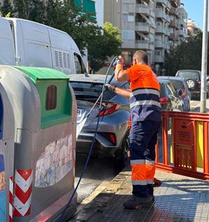 Vilafranca activa el pla especial de neteja amb aigua per millorar l’espai públic durant l’estiu