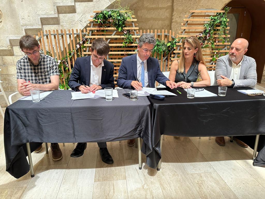 Vilafranca crea la primera Càtedra de Vinya i Canvi Climàtic de Catalunya per afrontar els reptes ambientals del sector vitivinícola. Ajuntament de Vi