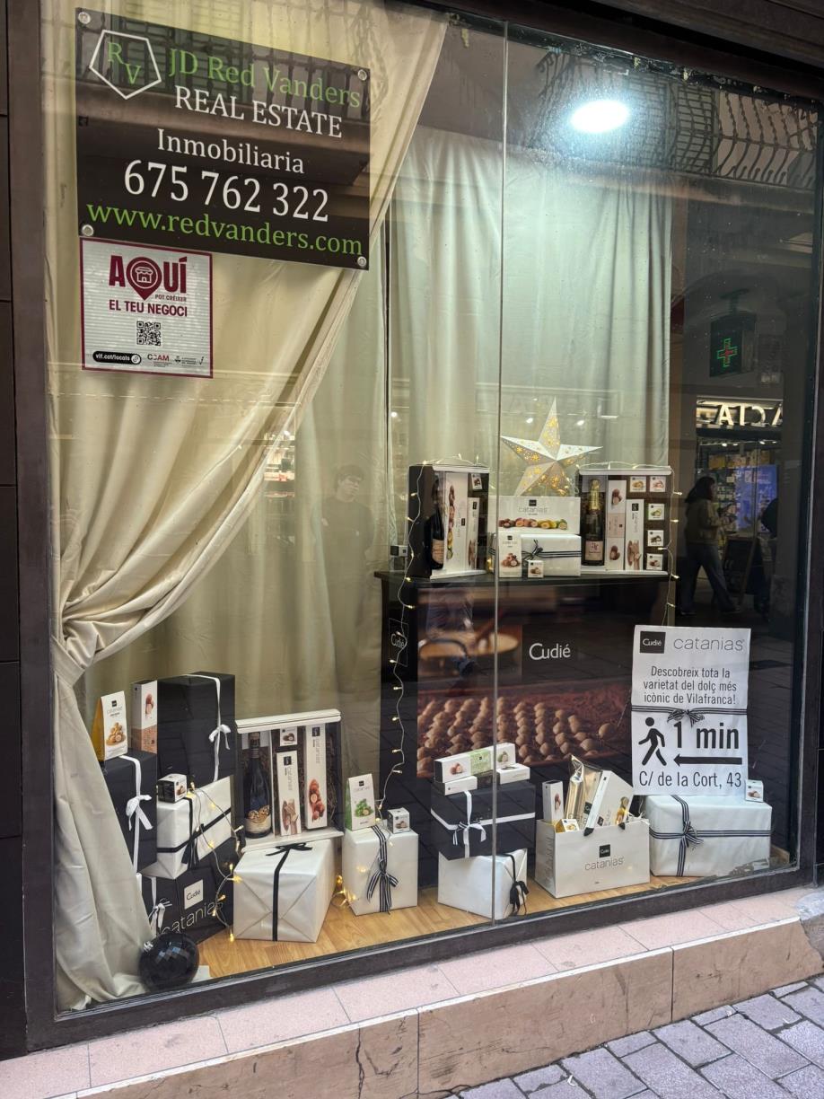 Vilafranca impulsa el comerç local amb l'ocupació temporal d’aparadors buits. Ajuntament de Vilafranca