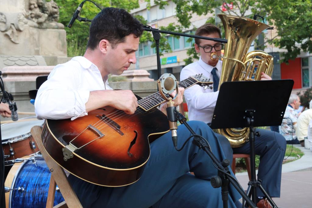 Vilafranca s'endinsa en una gran degustació de vins i música de primer nivell internacional amb el Vijazz. ACN