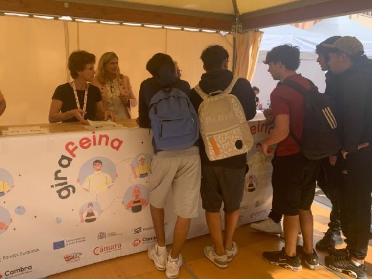 Vilanova i la Geltrú acull la tercera edició de la Fira Girafeina amb 150 ofertes laborals. Ajuntament de Vilanova