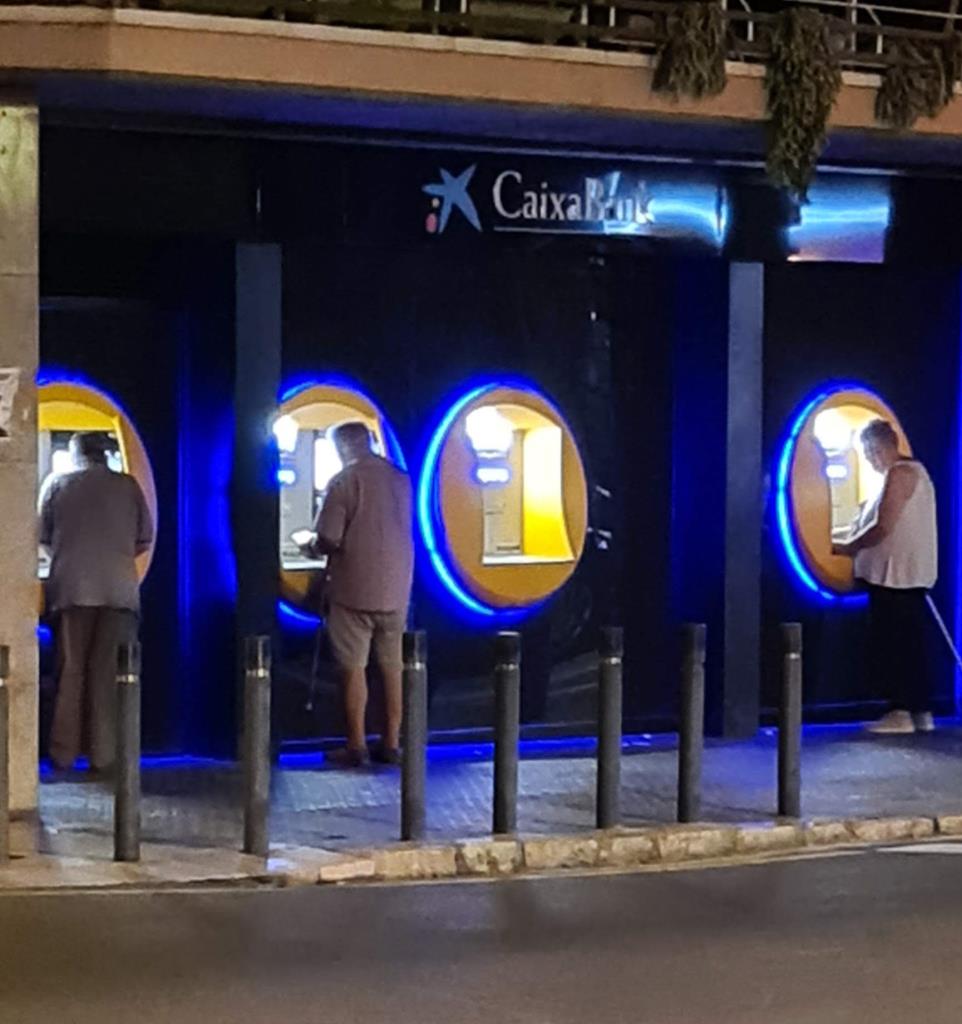 Vilanova i la Geltrú compta avui amb només 16 oficines bancàries per a una població de 72.000 habitants, en constant creixement. Xavier Canalis