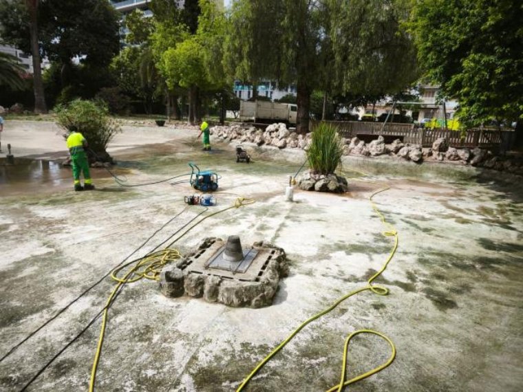 Vilanova i la Geltrú impulsa un nou contracte de jardineria amb reg telemàtic, més arbres i manteniment d’espais per a gossos. Ajuntament de Vilanova