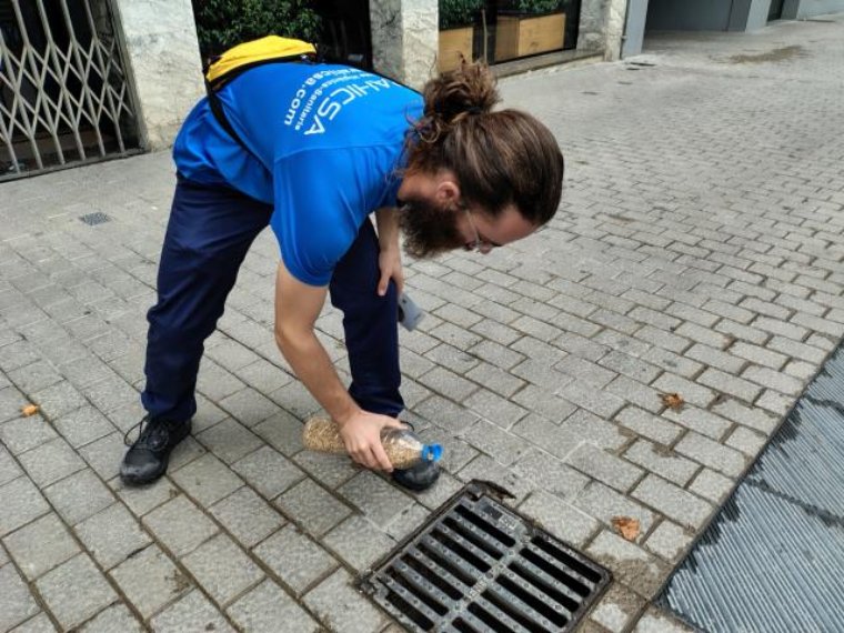 Vilanova intensifica el tractament dels embornals per frenar la proliferació del mosquit tigre i comú. Ajuntament de Vilanova