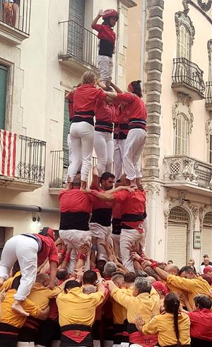 4 de 6 amb el pilar dels Minyons de l'Arboç. Jaume Ventura