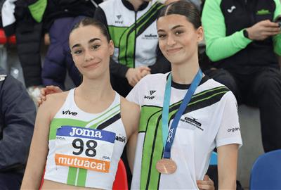 Adriana Curto i Martina Chaboye. Eix