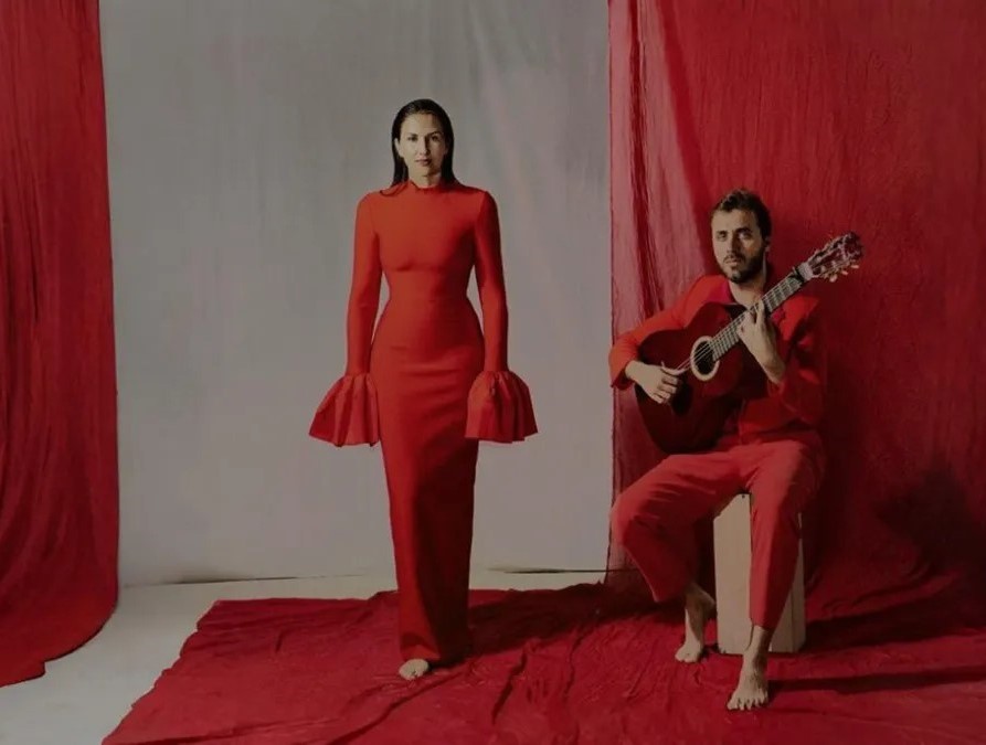 ALBA CARMONA I JESÚS GUERRERO presenten OFRENDA