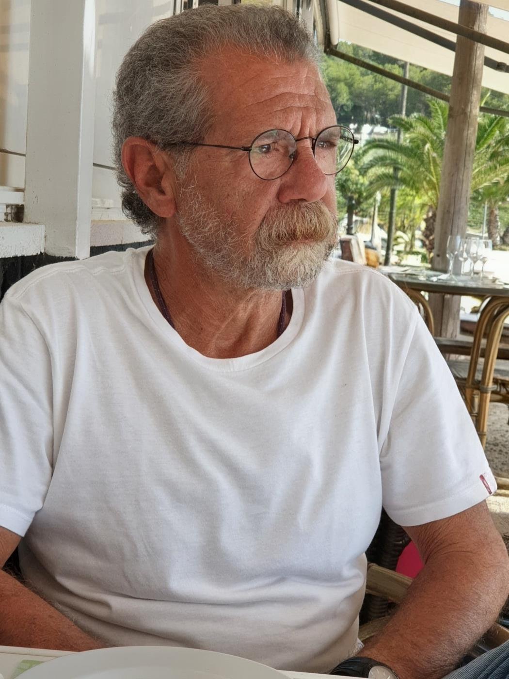Josep Font i Via presenta el llibre de contes Puc seure?,  amb un vermut literari